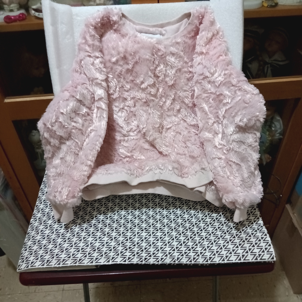 Reserved Soft Pink Furry Sweater - 128 CM (US 8)